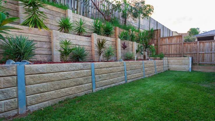  retaining walls in Rochester
